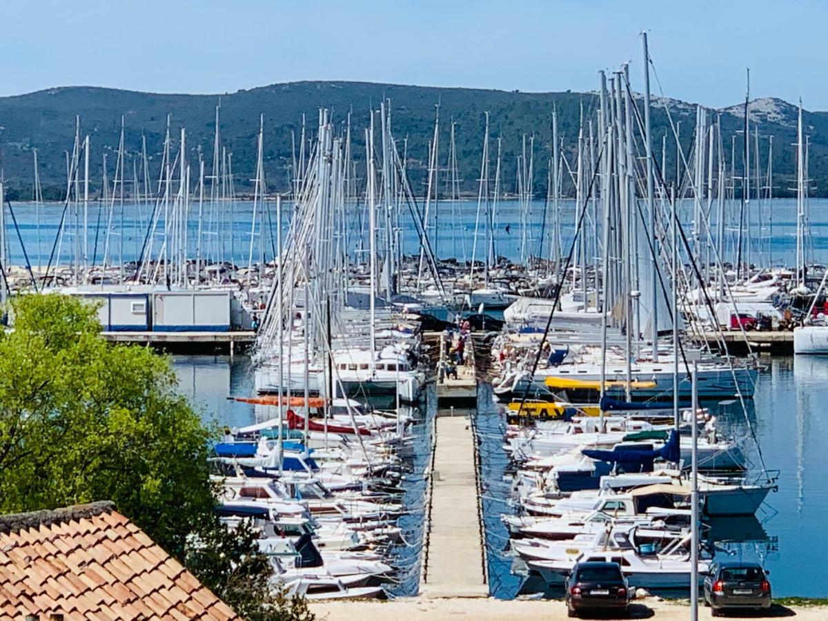 Apartment Leonardo Biograd Na Moru Bagian luar foto